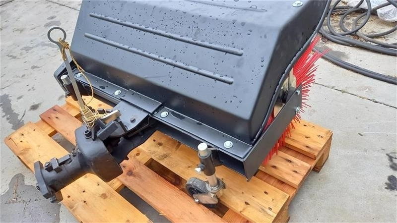 Nibbi 80cm Kost for Mak 4 og 5 - Tractor comunal: Foto 1 Nibbi 80cm Kost for Mak 4 og 5 - Tractor comunal: Foto 1