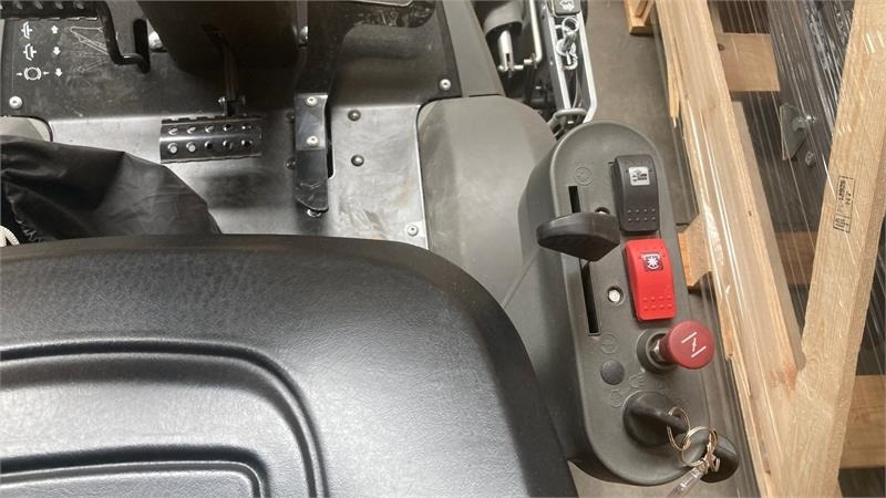 Stiga Park 500WX 4WD inkl. 100 Combi Q plus - Maşină de tuns iarba: Foto 2 Stiga Park 500WX 4WD inkl. 100 Combi Q plus - Maşină de tuns iarba: Foto 2