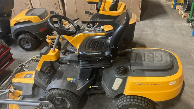 Stiga Park Pro 540IX 4WD 125 Combi Pro el. - Maşină de tuns iarba: Foto 1 Stiga Park Pro 540IX 4WD 125 Combi Pro el. - Maşină de tuns iarba: Foto 1
