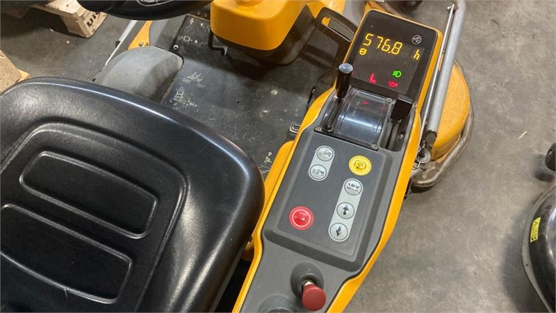 Stiga Park Pro 540IX 4WD 125 Combi Pro el. - Maşină de tuns iarba: Foto 5 Stiga Park Pro 540IX 4WD 125 Combi Pro el. - Maşină de tuns iarba: Foto 5