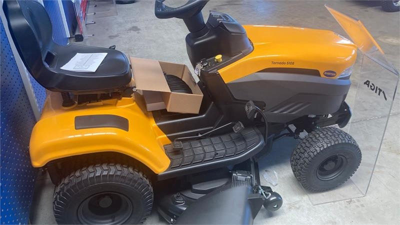 Stiga Tornado 5108 - Tractor comunal: Foto 3 Stiga Tornado 5108 - Tractor comunal: Foto 3