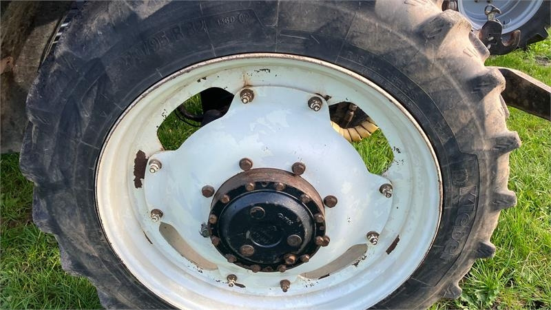 Taurus 270/95R32 - 300/95R46 - Anvelopă pentru Utilaje agricole: Foto 5 Taurus 270/95R32 - 300/95R46 - Anvelopă pentru Utilaje agricole: Foto 5