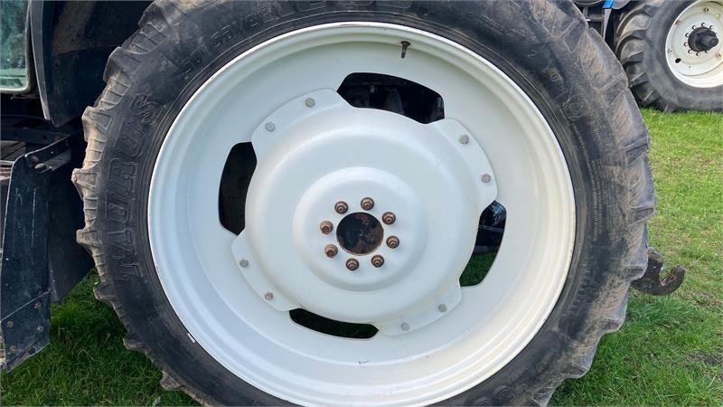 Taurus 270/95R32 - 300/95R46 - Anvelopă pentru Utilaje agricole: Foto 4 Taurus 270/95R32 - 300/95R46 - Anvelopă pentru Utilaje agricole: Foto 4