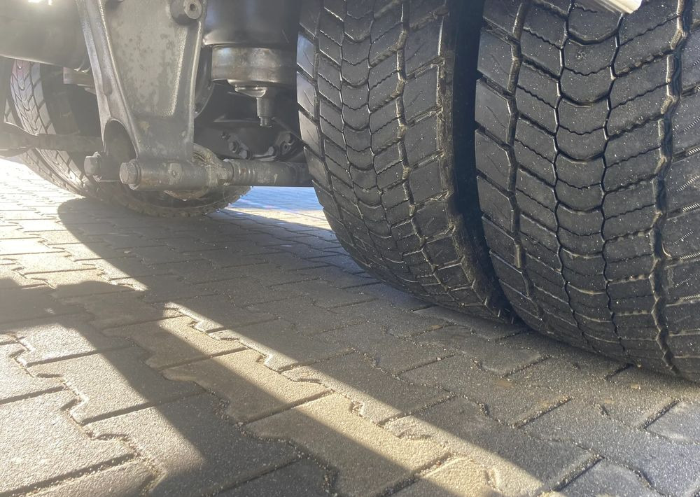 DAF Daf LF 18.280 chłodnia izoterma 22 palety - Camion frigider: Foto 4 DAF Daf LF 18.280 chłodnia izoterma 22 palety - Camion frigider: Foto 4