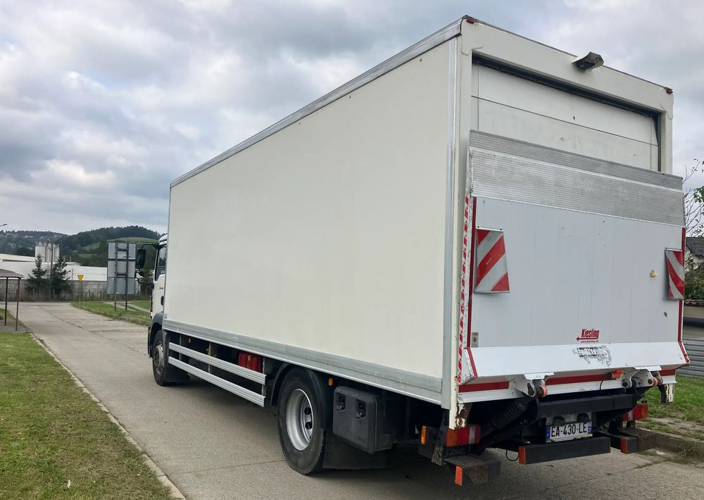 MAN MAN 18.290 kurierka kontener - Camion furgon: Foto 4 MAN MAN 18.290 kurierka kontener - Camion furgon: Foto 4