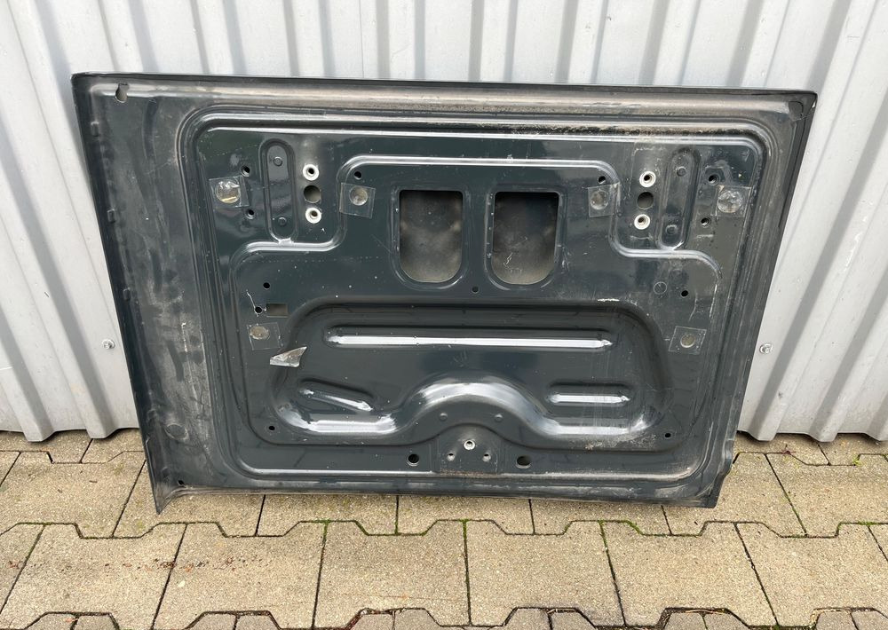 Drzwiczki schowka Volvo FH 4 FH5 euro 6 klapa drzwi - Uşă și piese pentru Camion: Foto 2 Drzwiczki schowka Volvo FH 4 FH5 euro 6 klapa drzwi - Uşă și piese pentru Camion: Foto 2