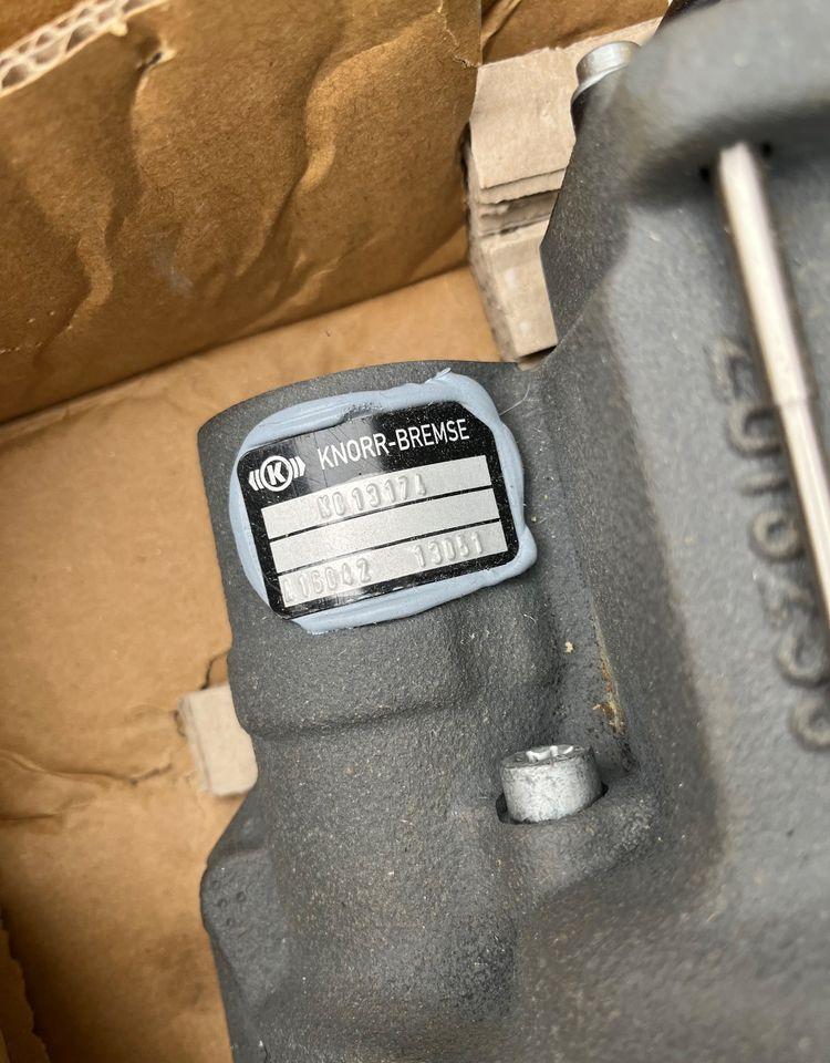 NOWY zacisk hamulcowy Knorr Bremse K013174 - Etrier de frână pentru Camion: Foto 2 NOWY zacisk hamulcowy Knorr Bremse K013174 - Etrier de frână pentru Camion: Foto 2