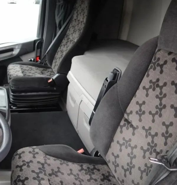 SCANIA R NGT FOTELE FOTEL - Cabină și interior pentru Camion: Foto 1 SCANIA R NGT FOTELE FOTEL - Cabină și interior pentru Camion: Foto 1