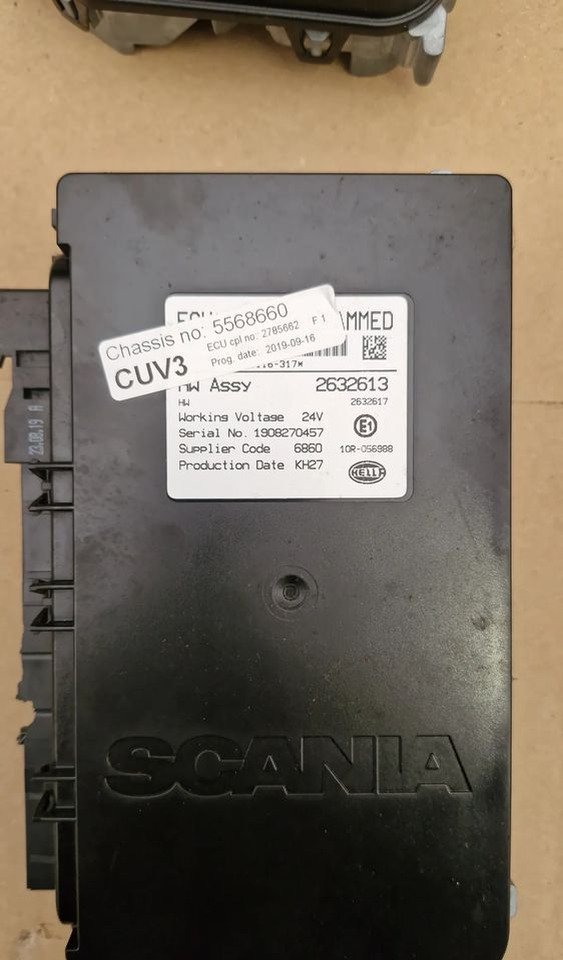 SCANIA R S STEROWNIK KOMPUTER ŚWIATEŁ CUV3 2632613 2192582 - Calculator de bord pentru Camion: Foto 2 SCANIA R S STEROWNIK KOMPUTER ŚWIATEŁ CUV3 2632613 2192582 - Calculator de bord pentru Camion: Foto 2