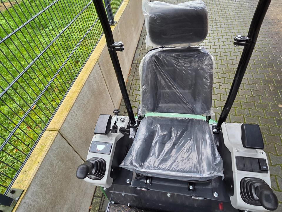 Black Friday Minibagger 1,4t Schnellwechsler 18,5 KW Löffelpaket - Mini excavator: Foto 3 Black Friday Minibagger 1,4t Schnellwechsler 18,5 KW Löffelpaket - Mini excavator: Foto 3