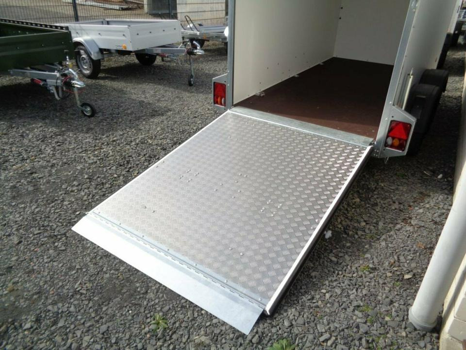 Böckmann PKW-Anhänger, KT3015/20 M-F, Auffahrrampe, 2,0 to. - Remorcă furgon: Foto 3 Böckmann PKW-Anhänger, KT3015/20 M-F, Auffahrrampe, 2,0 to. - Remorcă furgon: Foto 3