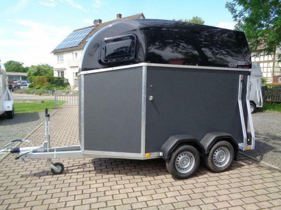 Böckmann Pferdeanhänger Duo, ALUBODEN, 100 km/h - Remorcă transport cai: Foto 2 Böckmann Pferdeanhänger Duo, ALUBODEN, 100 km/h - Remorcă transport cai: Foto 2