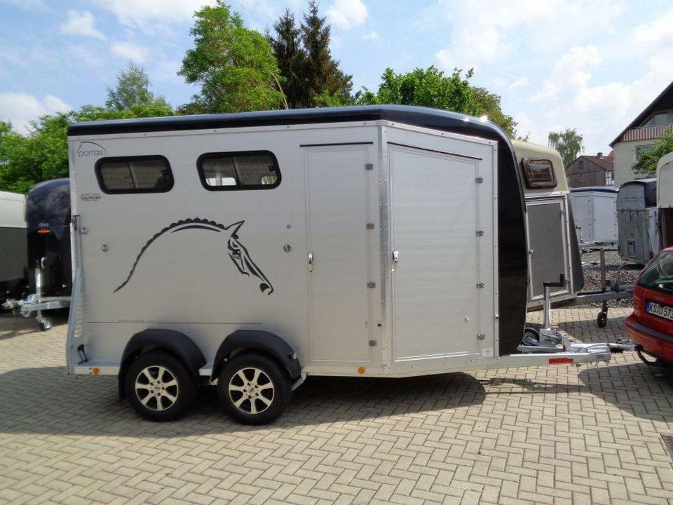 Böckmann Pferdeanhänger Portax L-SR, Videokamera - Remorcă transport cai: Foto 3 Böckmann Pferdeanhänger Portax L-SR, Videokamera - Remorcă transport cai: Foto 3