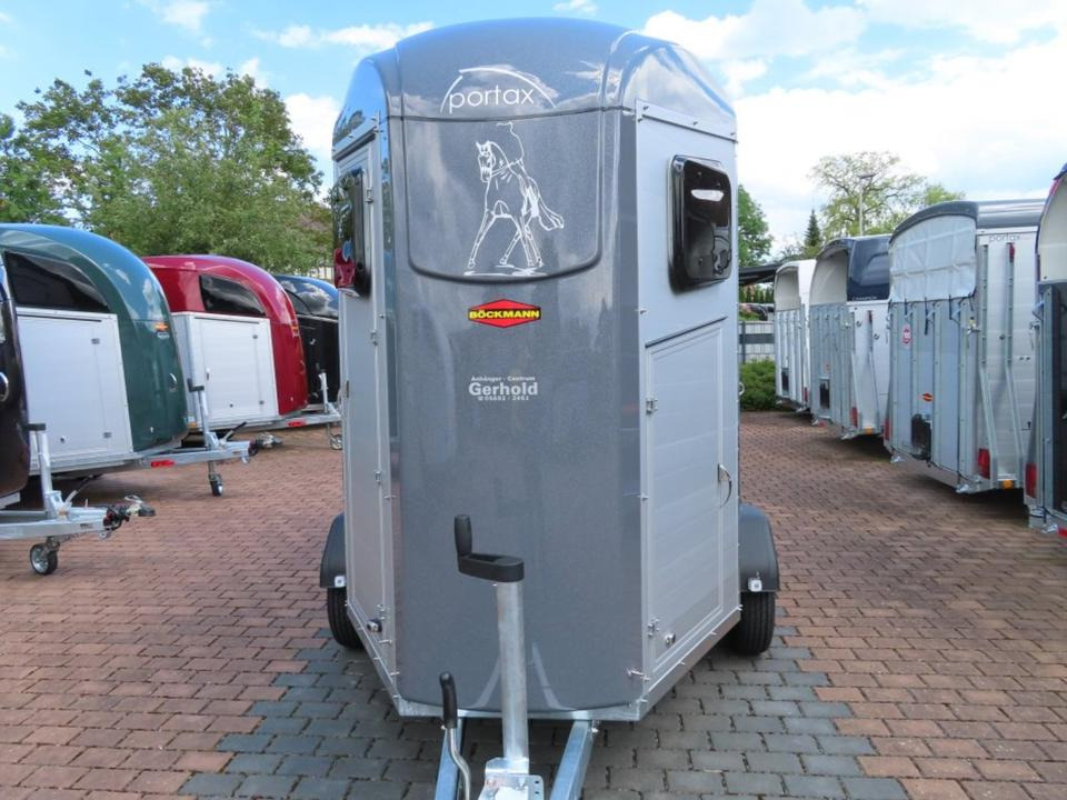 Böckmann Pferdeanhänger, Portax,Sondermodell Aluboden, Sattelkam. - Remorcă transport cai: Foto 2 Böckmann Pferdeanhänger, Portax,Sondermodell Aluboden, Sattelkam. - Remorcă transport cai: Foto 2