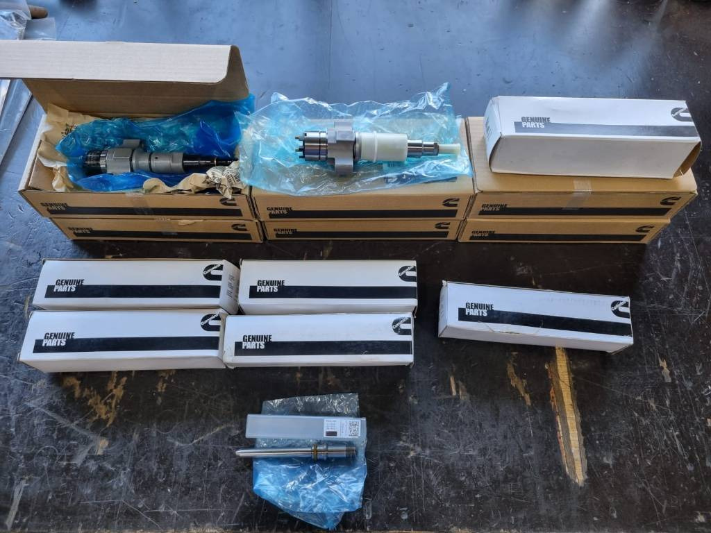 Cummins QSL 9 Tier 4 interim - Tier 4 Final - Stage 5 injectors - Injector pentru Excavator pentru manipulare de materiale: Foto 1 Cummins QSL 9 Tier 4 interim - Tier 4 Final - Stage 5 injectors - Injector pentru Excavator pentru manipulare de materiale: Foto 1