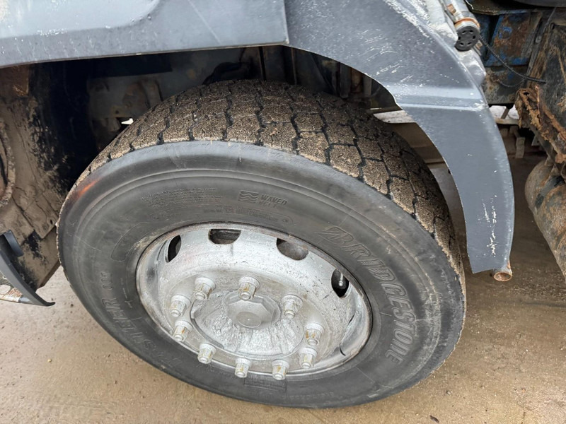 Camion cisternă Volvo FL 6 - 220 (11000 L / 2 COMPARTMENTS / 18 TON / MANUAL GEARBOX / PERFECT): Foto 12 Camion cisternă Volvo FL 6 - 220 (11000 L / 2 COMPARTMENTS / 18 TON / MANUAL GEARBOX / PERFECT): Foto 12