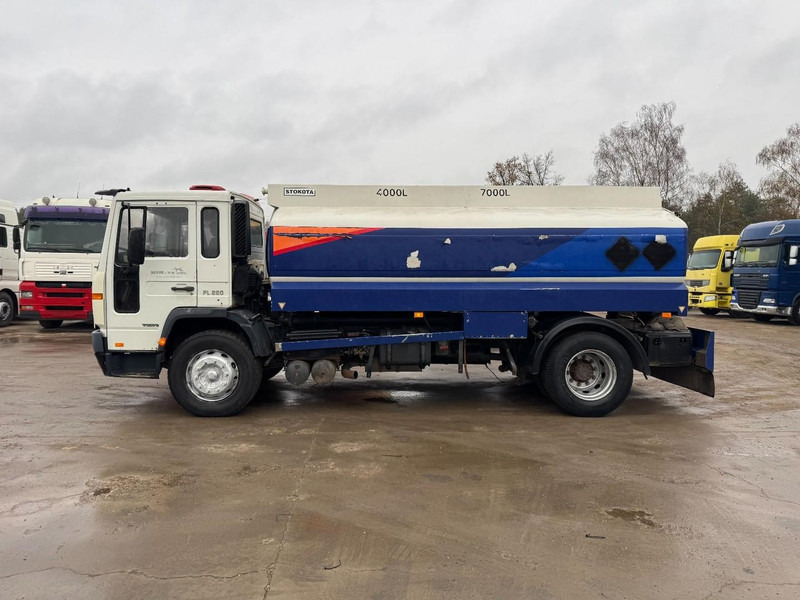 Camion cisternă Volvo FL 6 - 220 (11000 L / 2 COMPARTMENTS / 18 TON / MANUAL GEARBOX / PERFECT): Foto 10 Camion cisternă Volvo FL 6 - 220 (11000 L / 2 COMPARTMENTS / 18 TON / MANUAL GEARBOX / PERFECT): Foto 10