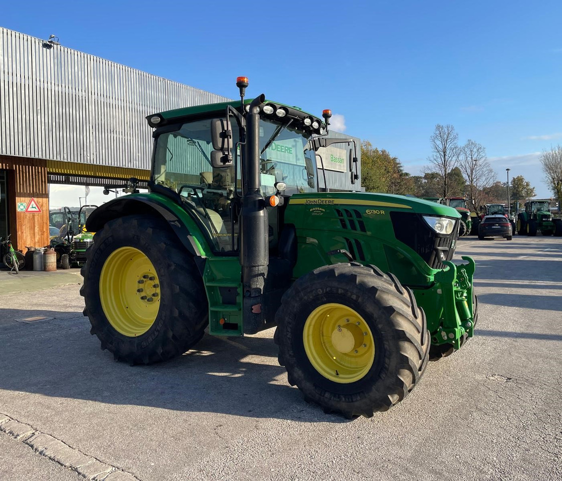 JOHN DEERE 6130 R - Tractor agricol: Foto 2 JOHN DEERE 6130 R - Tractor agricol: Foto 2