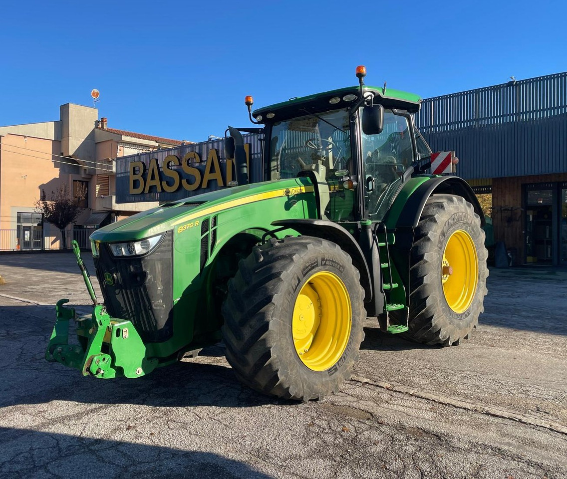 JOHN DEERE 8370 R - Tractor agricol: Foto 1 JOHN DEERE 8370 R - Tractor agricol: Foto 1
