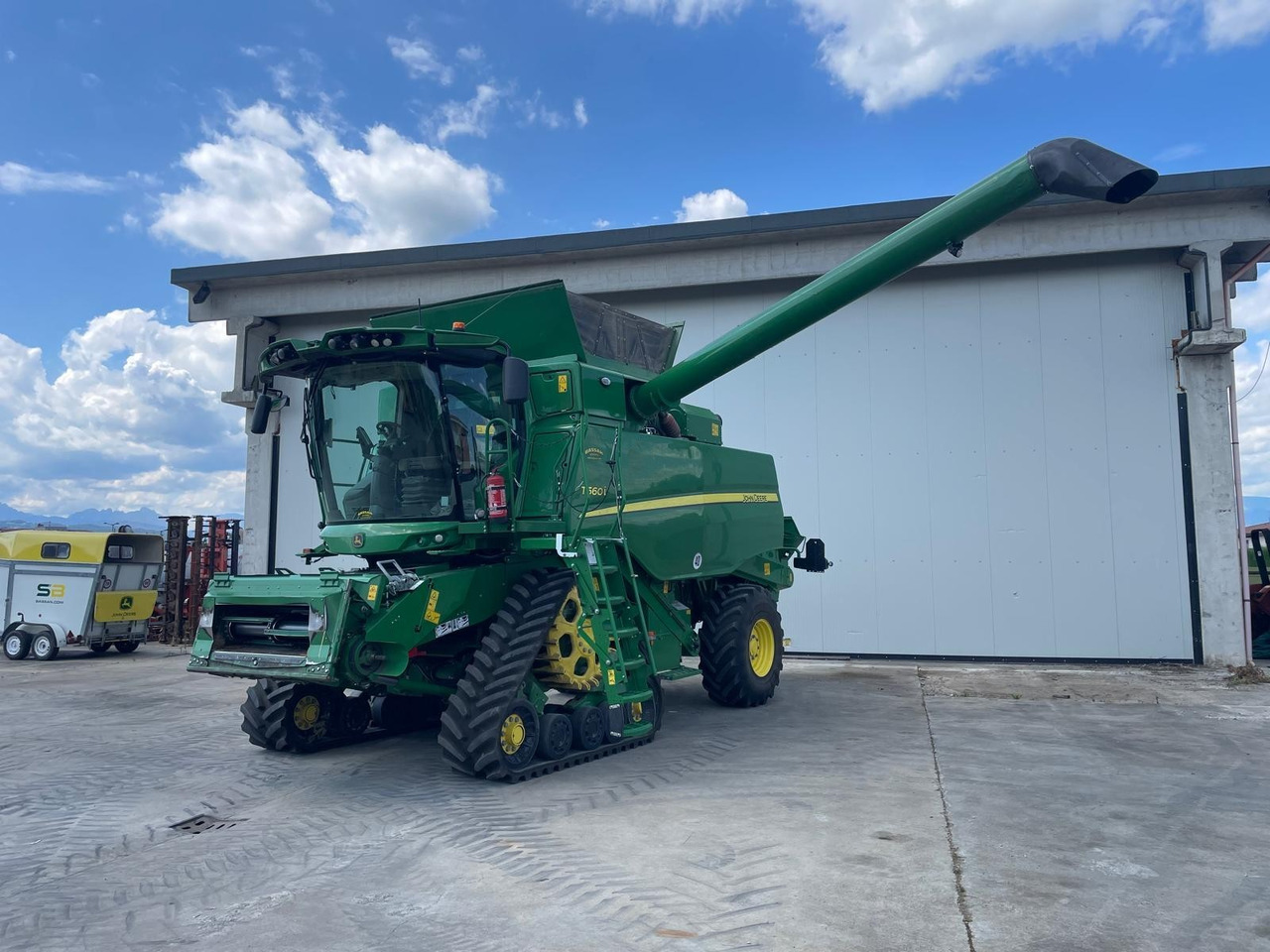 JOHN DEERE MIETITREBBIA T 560 - Combină de recoltat cereale: Foto 4 JOHN DEERE MIETITREBBIA T 560 - Combină de recoltat cereale: Foto 4