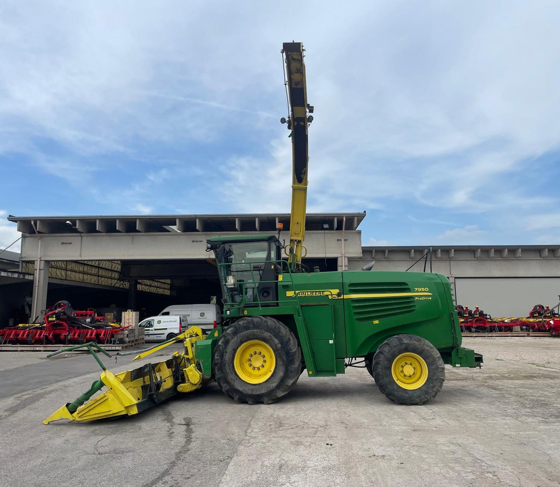 JOHN DEERE TRINCIA 7950 - Combină de Recoltat Furaj: Foto 5 JOHN DEERE TRINCIA 7950 - Combină de Recoltat Furaj: Foto 5