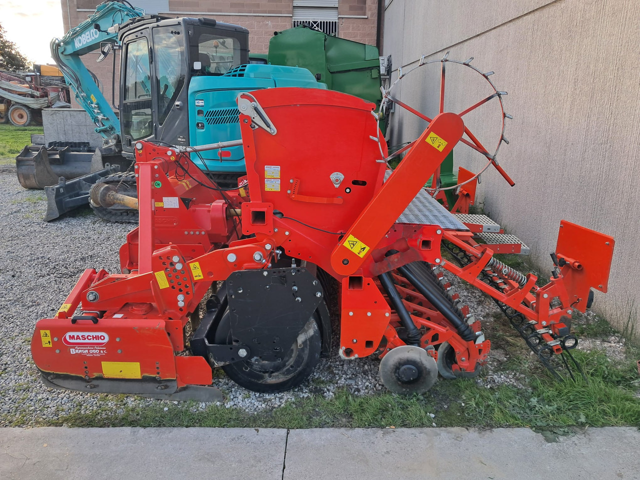 MASCHIO SEMINATRICE COMBINATA DAMA 300 - Semănătoare combinată: Foto 2 MASCHIO SEMINATRICE COMBINATA DAMA 300 - Semănătoare combinată: Foto 2