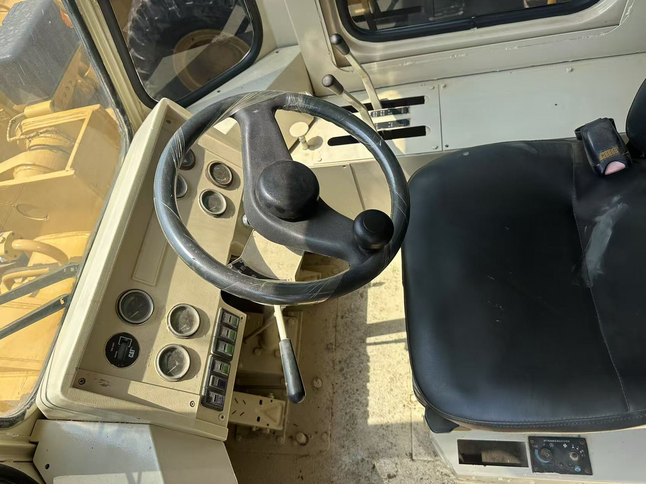 Încărcător frontal pe pneuri CATERPILLAR 966f [ Copy ] [ Copy ] [ Copy ] [ Copy ] [ Copy ] [ Copy ] [ Copy ]: Foto 8