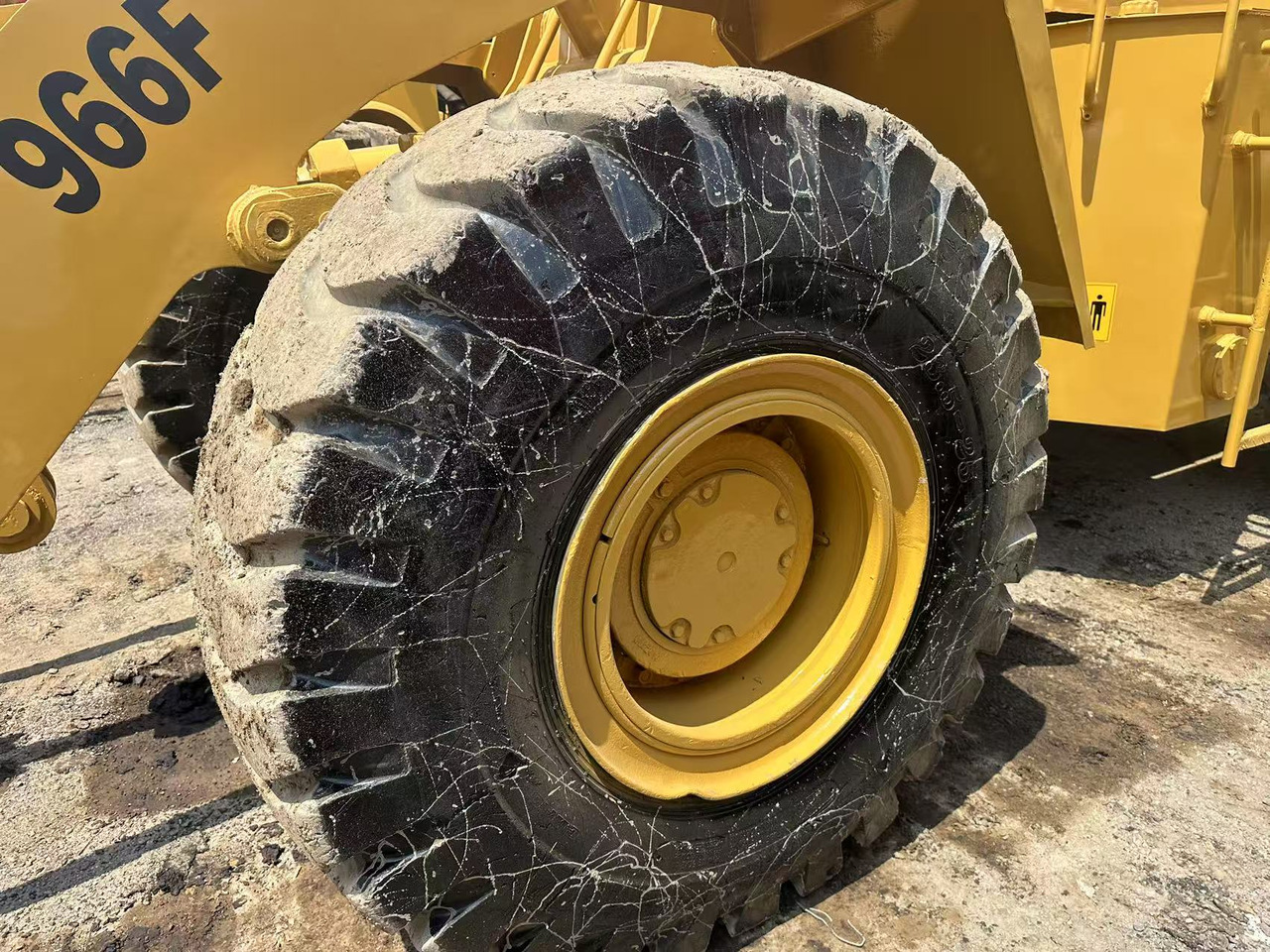 Încărcător frontal pe pneuri CATERPILLAR 966f [ Copy ] [ Copy ] [ Copy ] [ Copy ] [ Copy ] [ Copy ] [ Copy ]: Foto 12