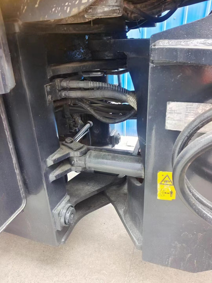 Încărcător frontal pe pneuri komatsu wa320-5 [ Copy ] [ Copy ]: Foto 9