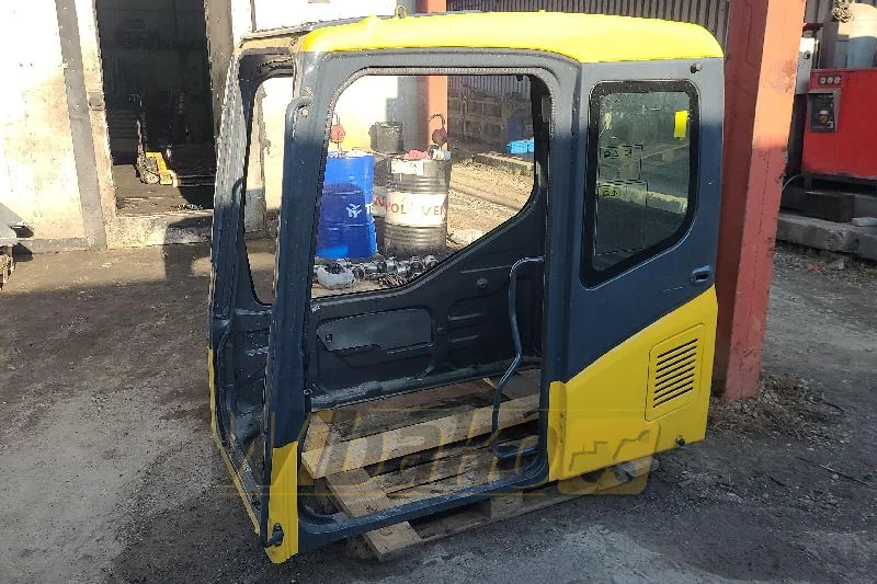 Komatsu PC290 - Cabină pentru Utilaje constructii: Foto 1 Komatsu PC290 - Cabină pentru Utilaje constructii: Foto 1