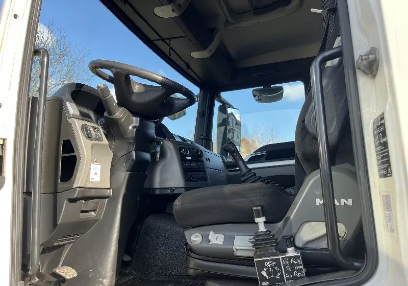 Camion basculantă MAN TGS: Foto 6