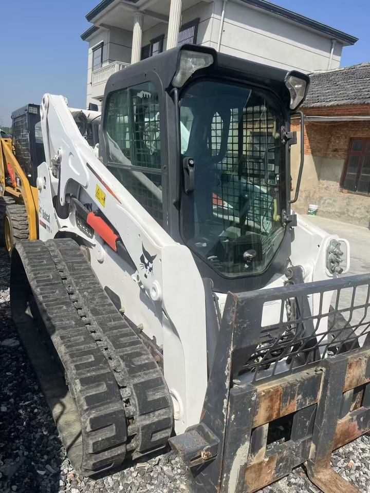 BOBCAT T770 - Mini încărcător pe şenile: Foto 3 BOBCAT T770 - Mini încărcător pe şenile: Foto 3