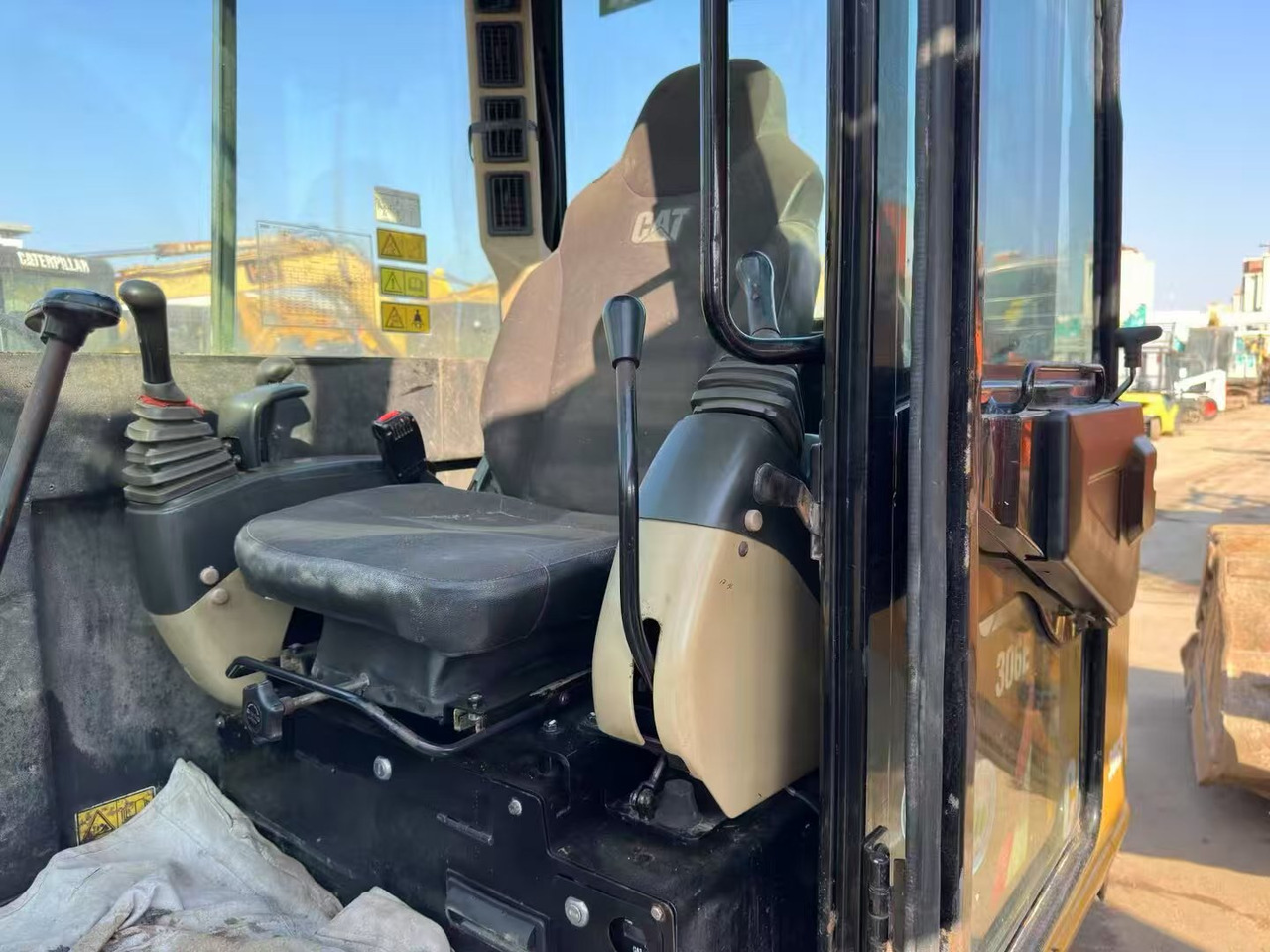 Excavator pe şenile CATERPILLAR 307D: Foto 10