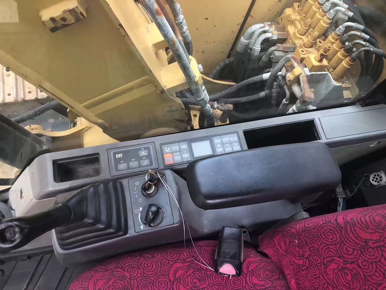 Excavator pe şenile CATERPILLAR 307D: Foto 20