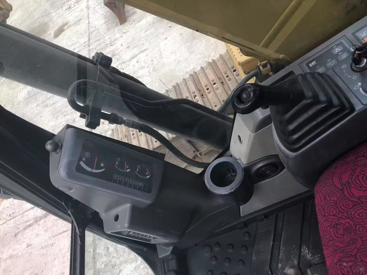 Excavator pe şenile CATERPILLAR 307D: Foto 19