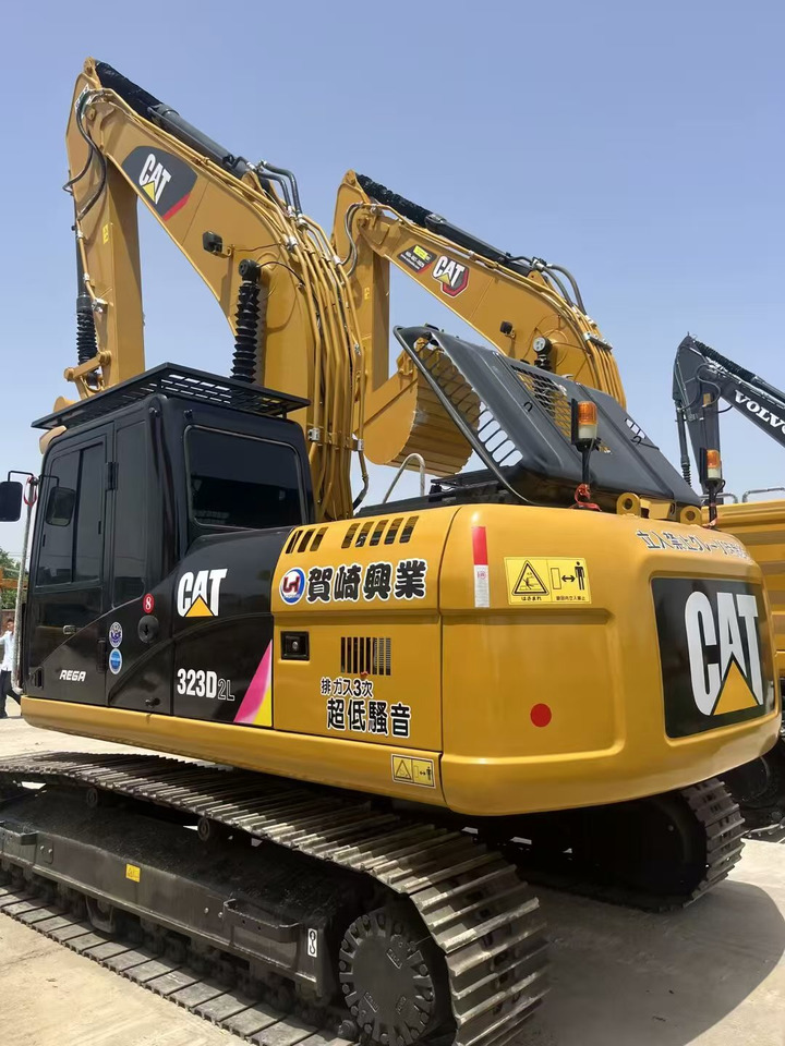 Excavator pe şenile CATERPILLAR 323D2L: Foto 13 Excavator pe şenile CATERPILLAR 323D2L: Foto 13