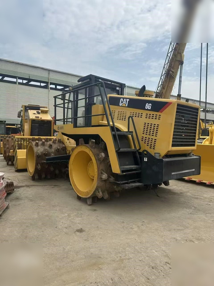 CATERPILLAR 816A - Compactor: Foto 4 CATERPILLAR 816A - Compactor: Foto 4