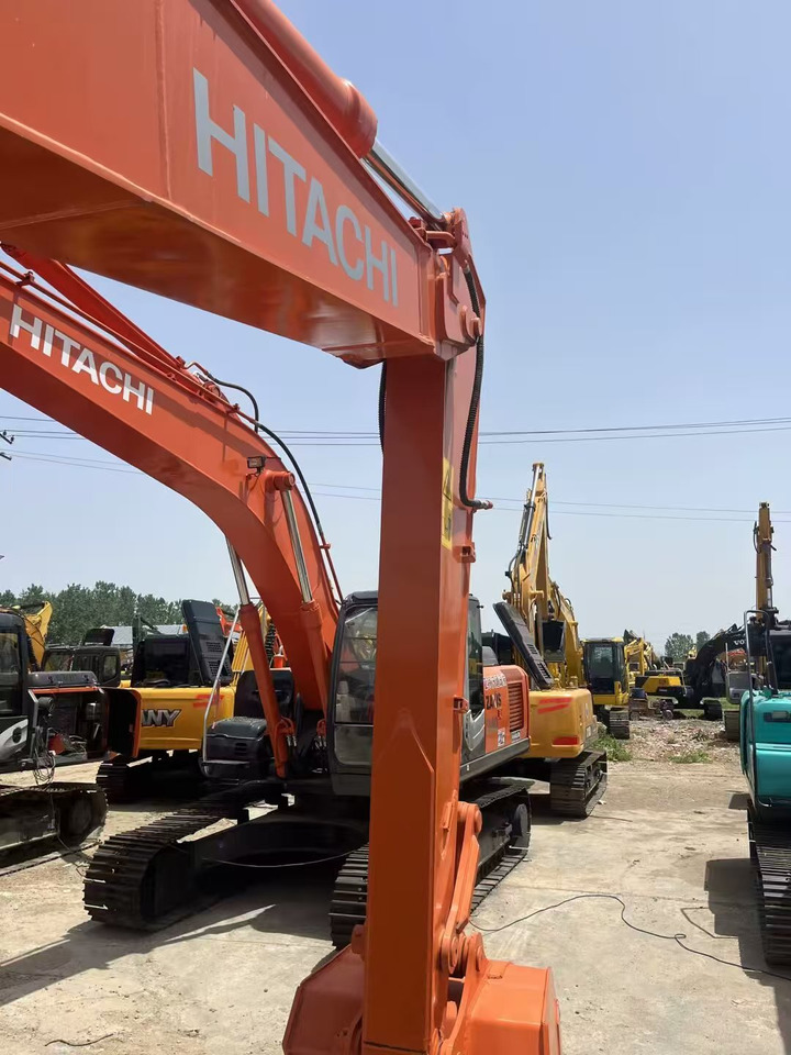 HITACHI ZX130 - Excavator pe şenile: Foto 1 HITACHI ZX130 - Excavator pe şenile: Foto 1