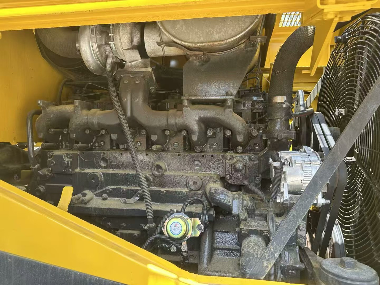 KOMATSU WA470 - Încărcător frontal pe pneuri: Foto 2 KOMATSU WA470 - Încărcător frontal pe pneuri: Foto 2