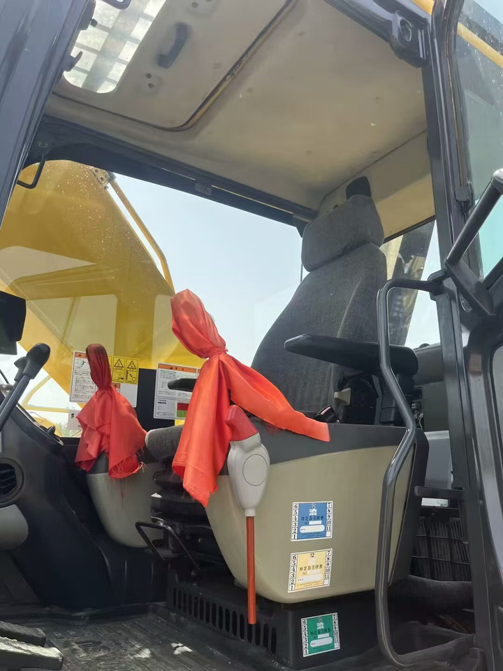 KOMATSU pc200 - Excavator pe şenile: Foto 2 KOMATSU pc200 - Excavator pe şenile: Foto 2