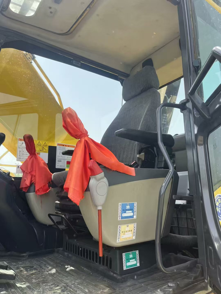 KOMATSU pc200 - Excavator pe şenile: Foto 5 KOMATSU pc200 - Excavator pe şenile: Foto 5