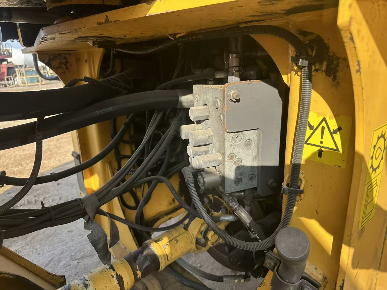 VOLVO 105L - Încărcător frontal pe pneuri: Foto 5 VOLVO 105L - Încărcător frontal pe pneuri: Foto 5