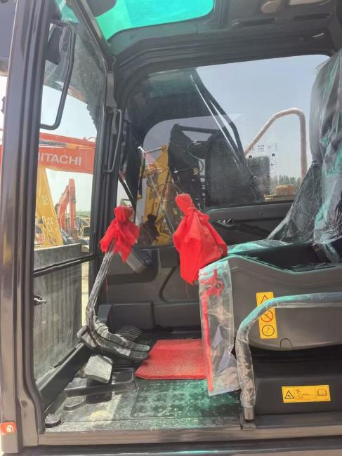 VOLVO EC140 - Excavator pe şenile: Foto 5 VOLVO EC140 - Excavator pe şenile: Foto 5