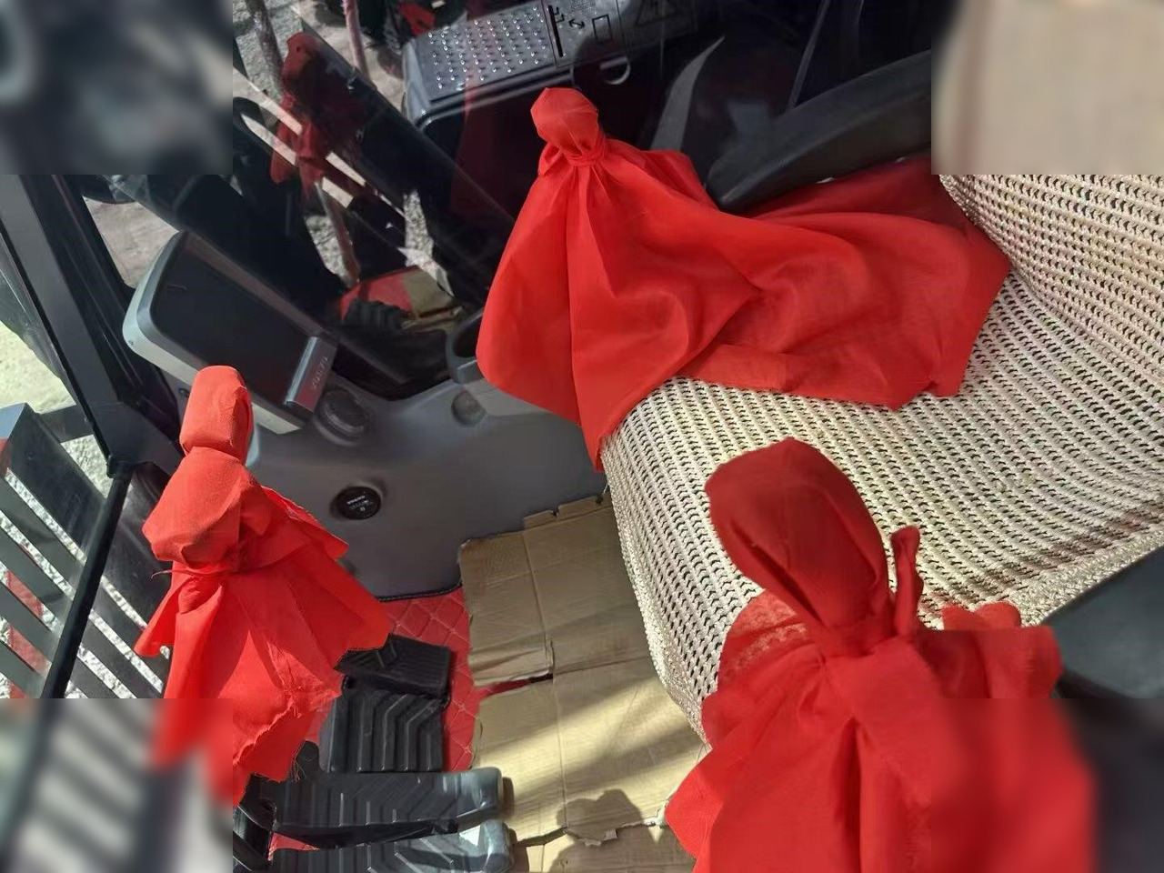 VOLVO EC300 - Excavator pe şenile: Foto 4 VOLVO EC300 - Excavator pe şenile: Foto 4