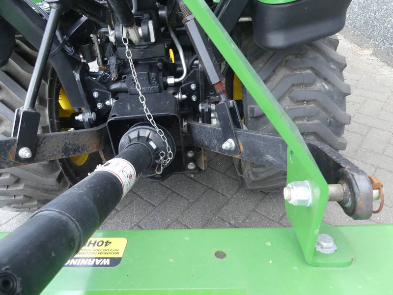 Tractor agricol John Deere 1025 R: Foto 9