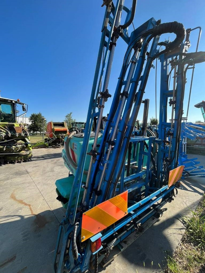 Berthoud Force 1000 - Maşină de erbicidat purtata: Foto 3 Berthoud Force 1000 - Maşină de erbicidat purtata: Foto 3