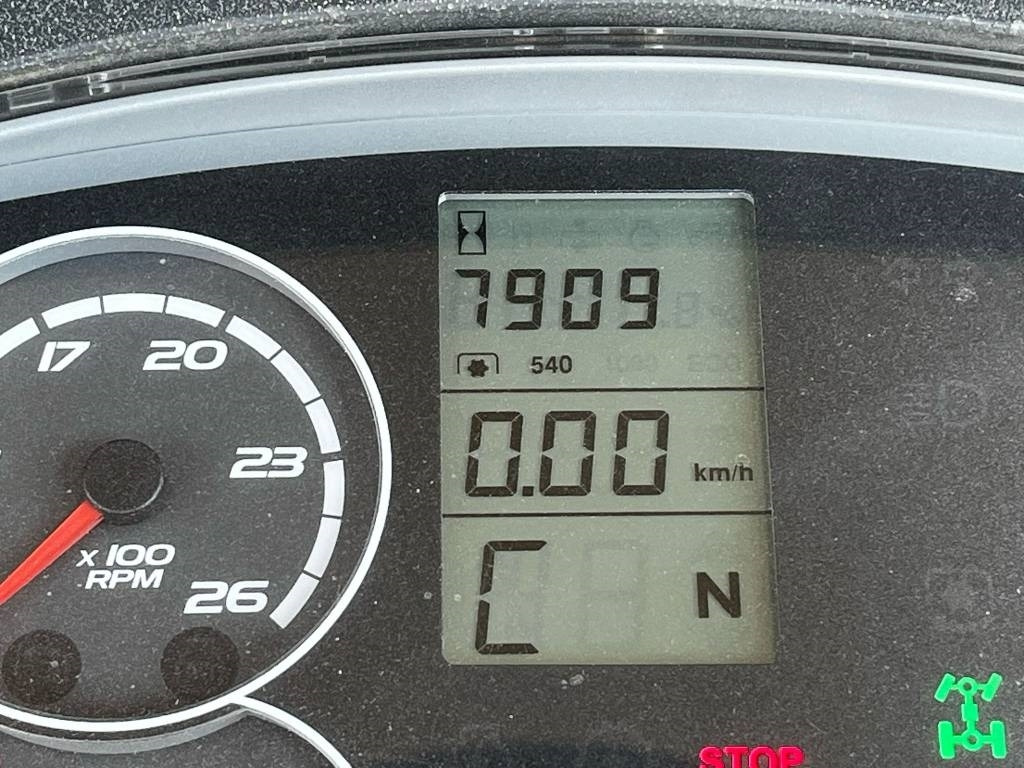 Claas Arion 420 - Tractor agricol: Foto 4 Claas Arion 420 - Tractor agricol: Foto 4