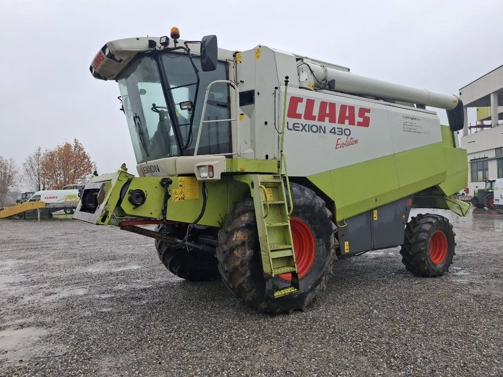 Claas LEXION 430 EVOLUTION - Combină de recoltat cereale: Foto 3 Claas LEXION 430 EVOLUTION - Combină de recoltat cereale: Foto 3