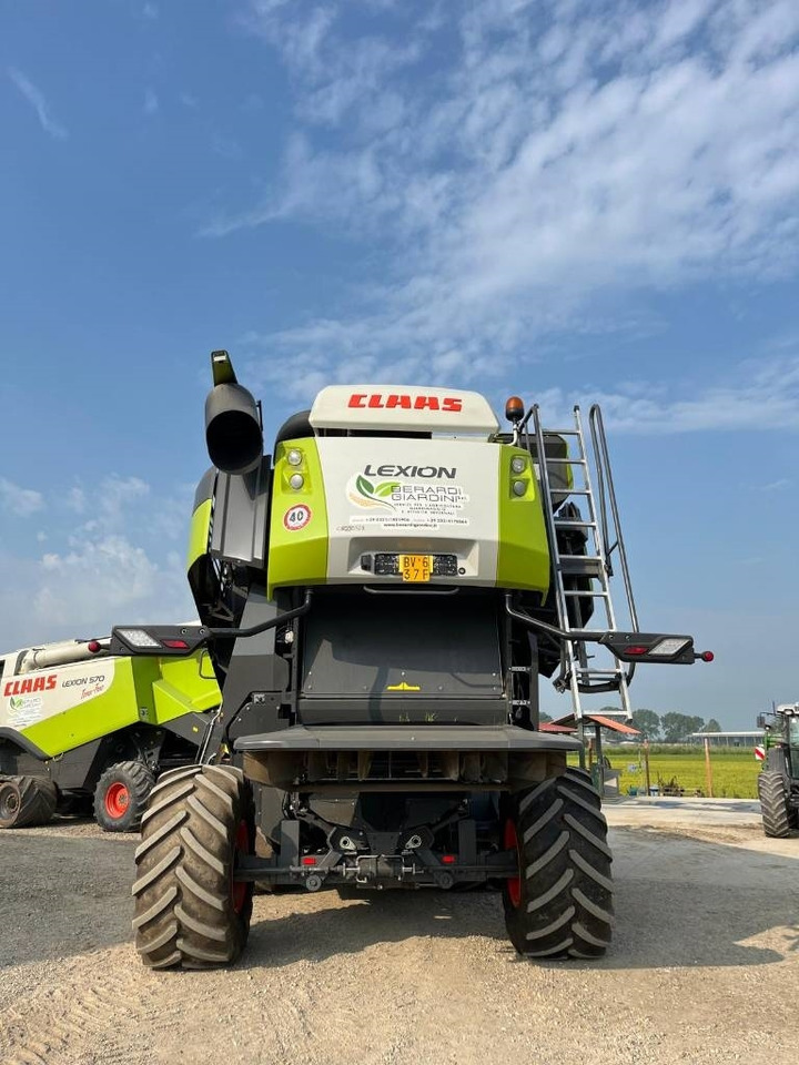 Claas LEXION 7600 TT - Combină de recoltat cereale: Foto 3 Claas LEXION 7600 TT - Combină de recoltat cereale: Foto 3
