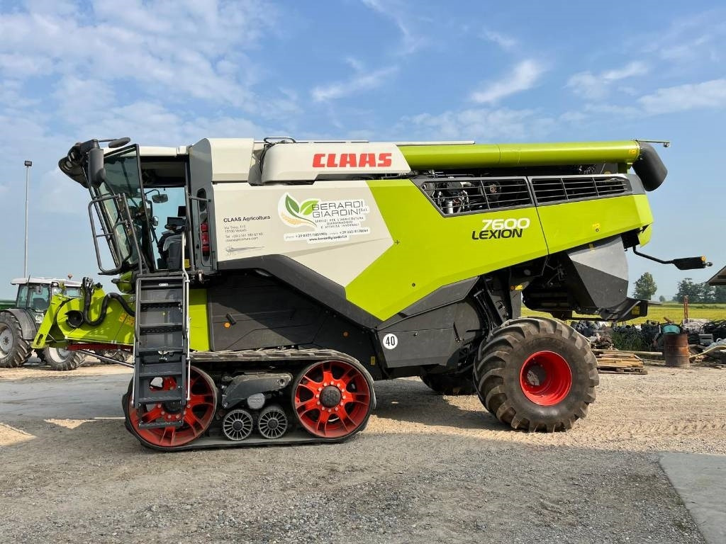 Claas LEXION 7600 TT - Combină de recoltat cereale: Foto 4 Claas LEXION 7600 TT - Combină de recoltat cereale: Foto 4